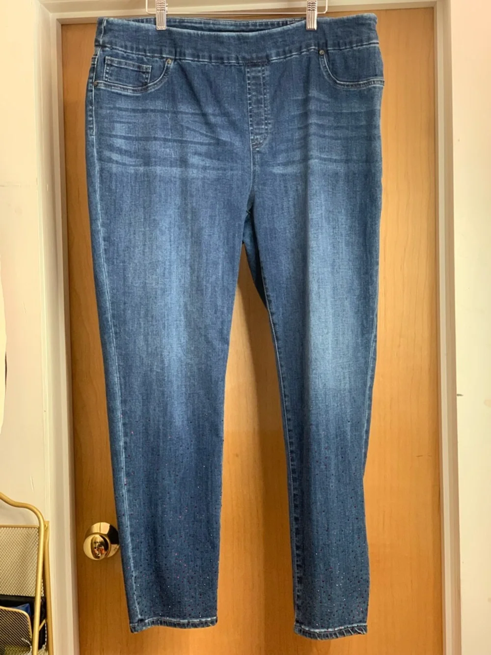 Chico's Blue Ankle Jeggings with Red Gemmed Dots Size-18R - Picture 3 of 4